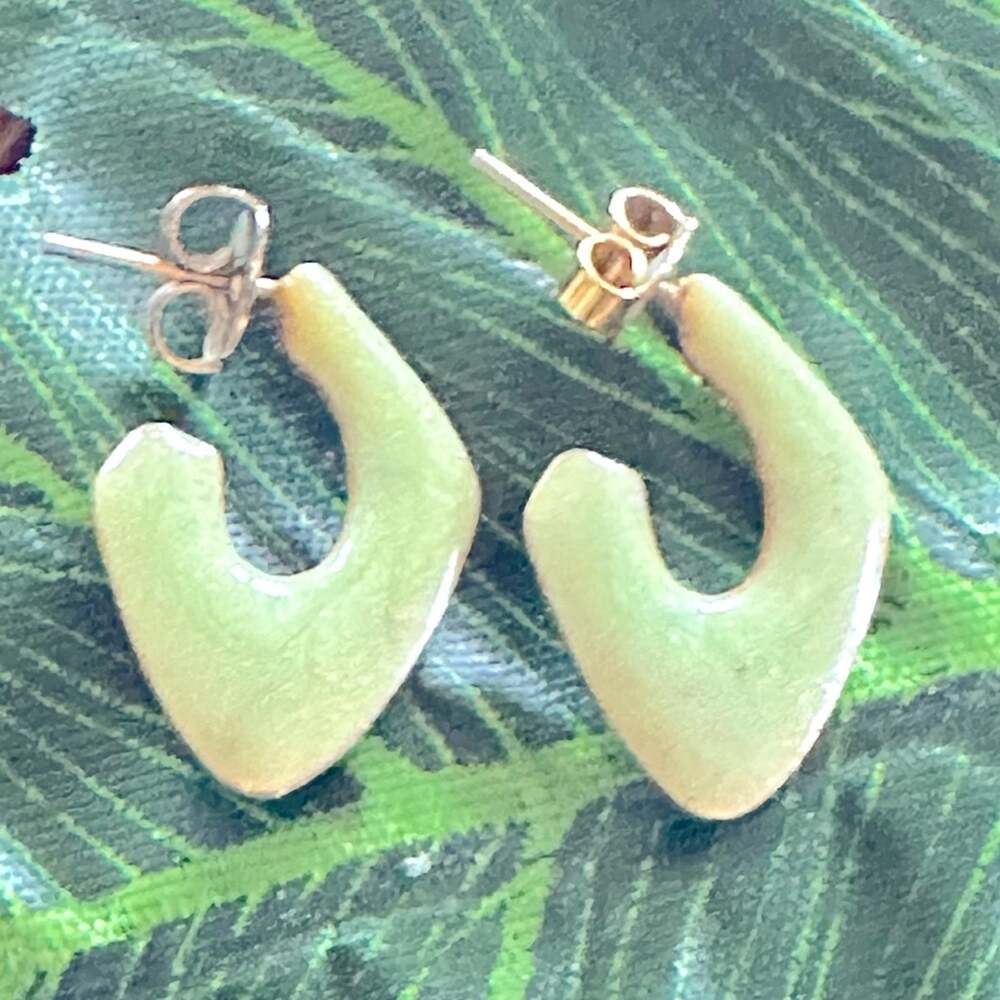 BOGO FREE VTG ENAMEL EARRINGS HOOPS
